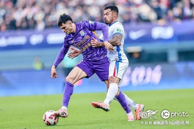 包含欧冠今晨走向成谜，上海申花官宣签约，信心回归，训练强度明显提升的词条